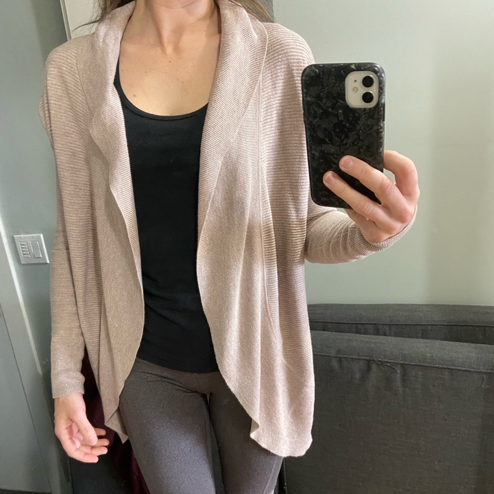 Xs light grey/pinkish cardigan.